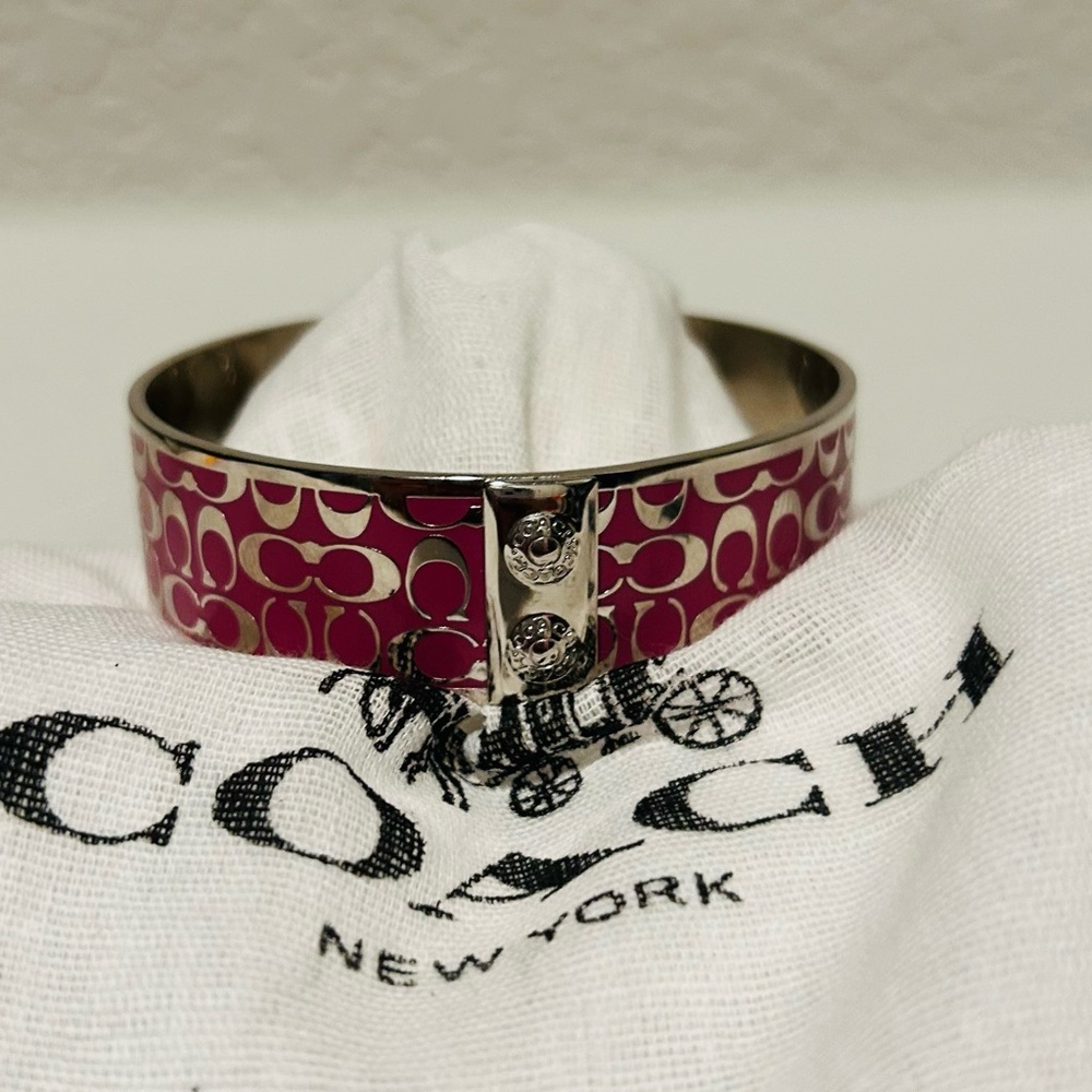 Vintage Coach Y2K Bangle Braclet Magenta Pink “C” Enamel Silver
